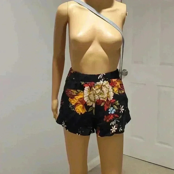 Shein shorts  - Picture 1 of 5